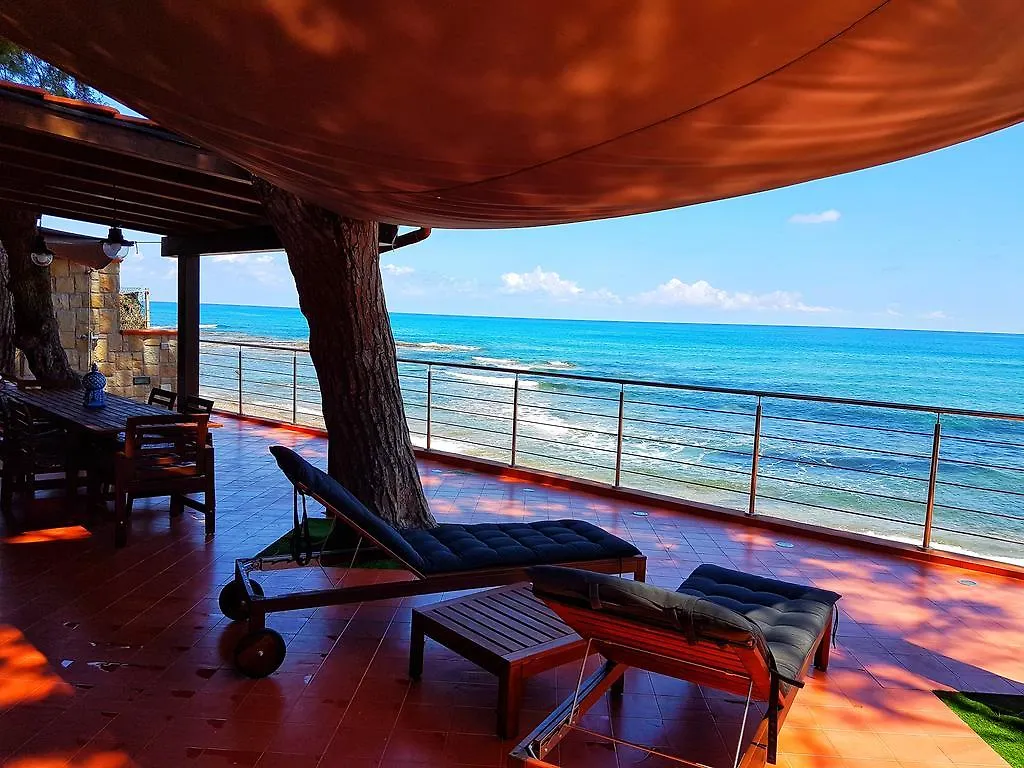 Brezza Marina Guesthouse Чефалу Гостевой дом