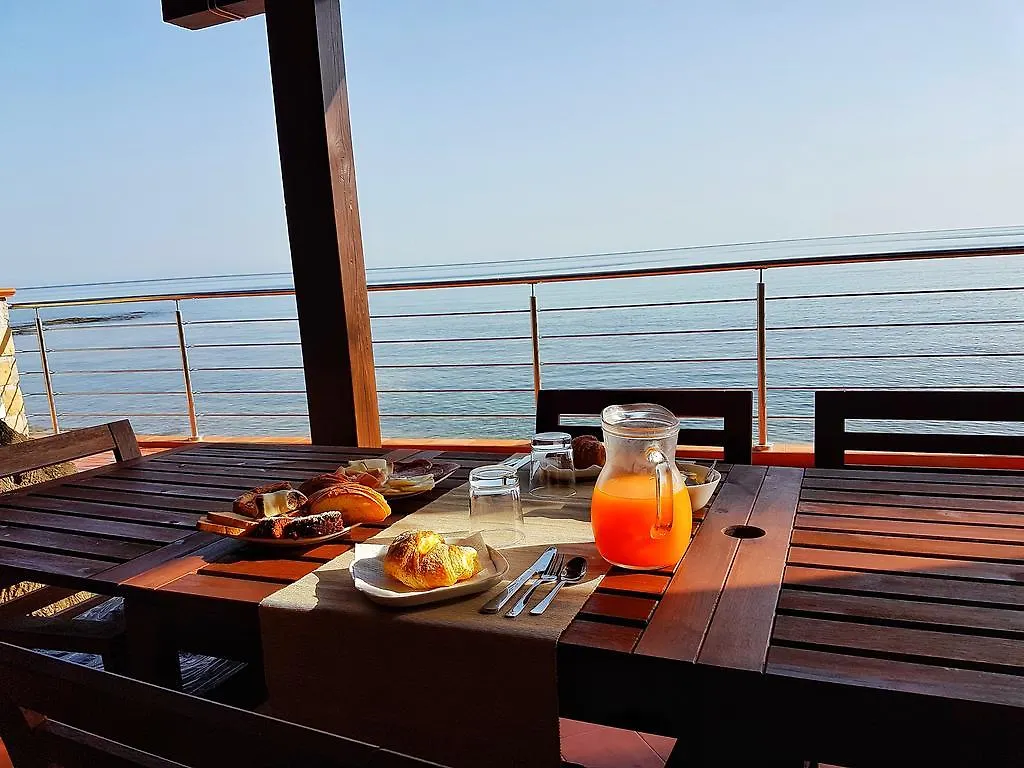 Brezza Marina Guesthouse Чефалу