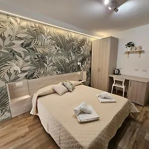 Pensión Zaffiro's House, Cefalú
